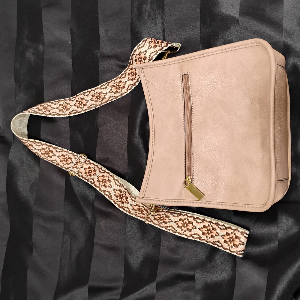 Elegant Beige Shoulder Bag